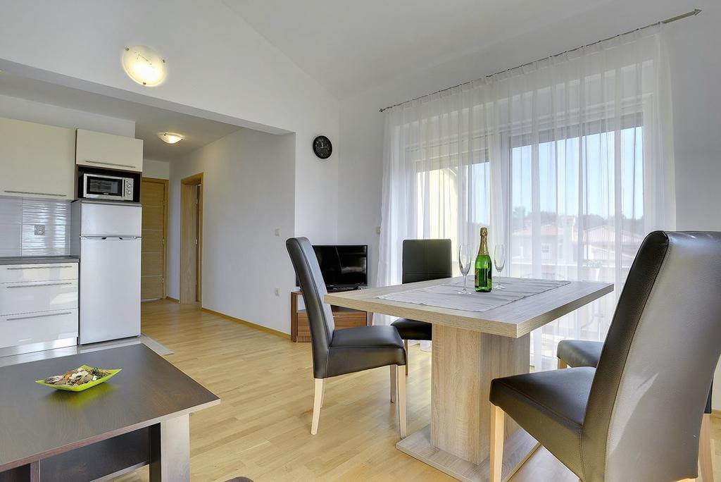 Apartments Kralj Medulin Buitenkant foto